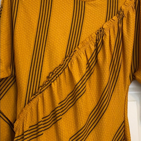 Zara dress - Picture 3 of 4